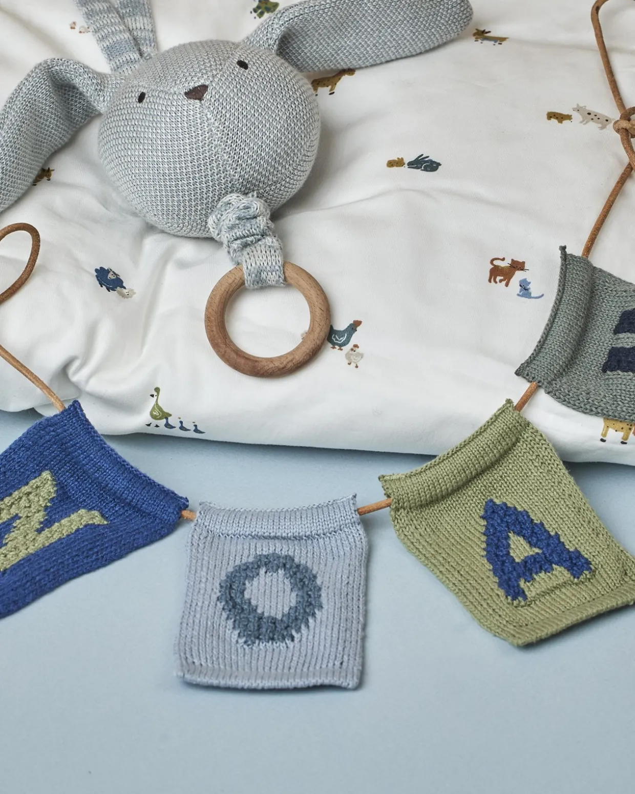 Strikket bogstav A, blå